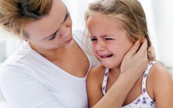 Giúp trẻ vượt qua nỗi sợ ma